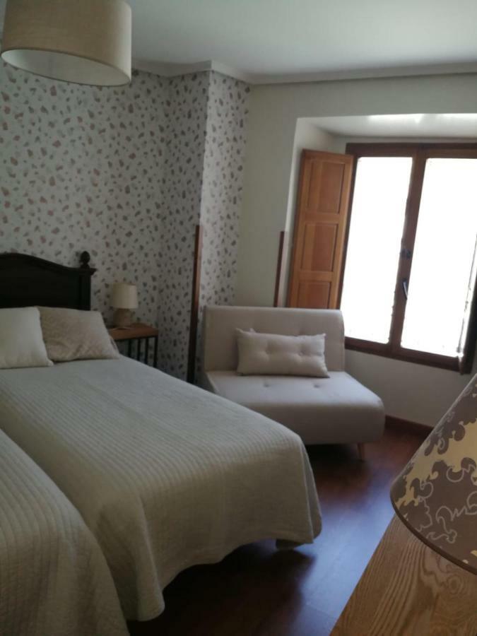 Hostal El Resbalon Cervera De Pisuerga Exterior foto